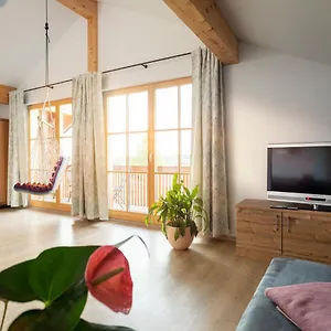 https://bernhardhof-pension.com-bavaria.com