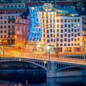 Dancing House - Tancici Dum Ξενοδοχείο