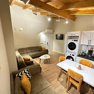 Arial Penthouse Aparthotel Vlorë